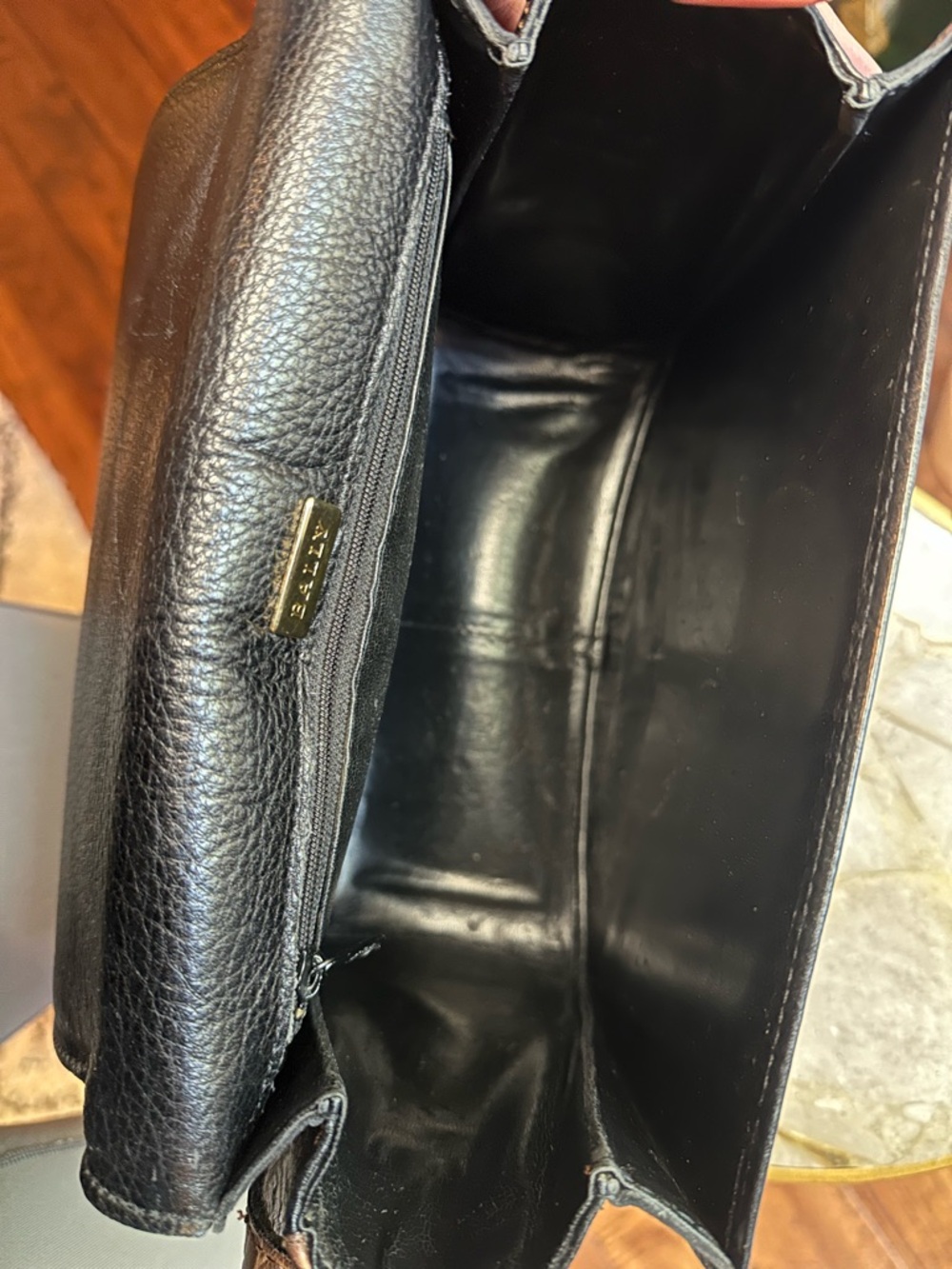 Vintage Bally Leather Bag • Croc Embossed Trim • Leather Lined • Made in Italy - Picture 12 of 16